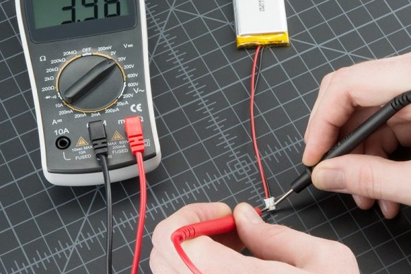 Diode testing with multimeter